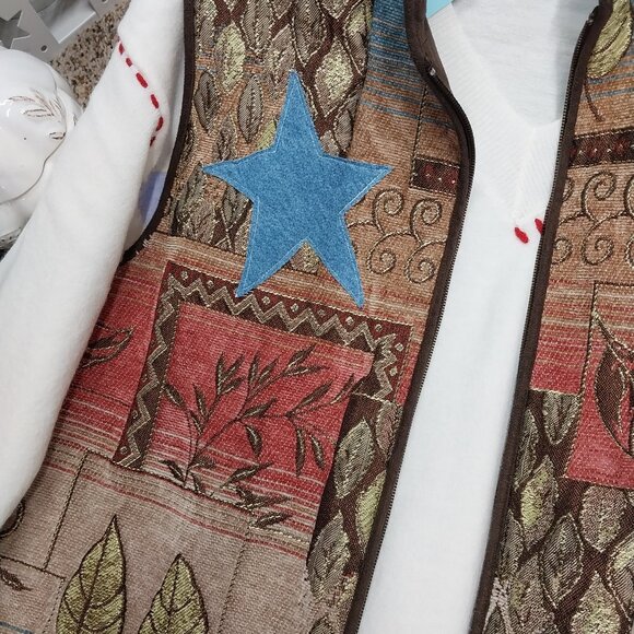 3734 Size Large Alfred Dunner Upcycled Zip up Vest with Denim Applique. - Picture 3 of 6